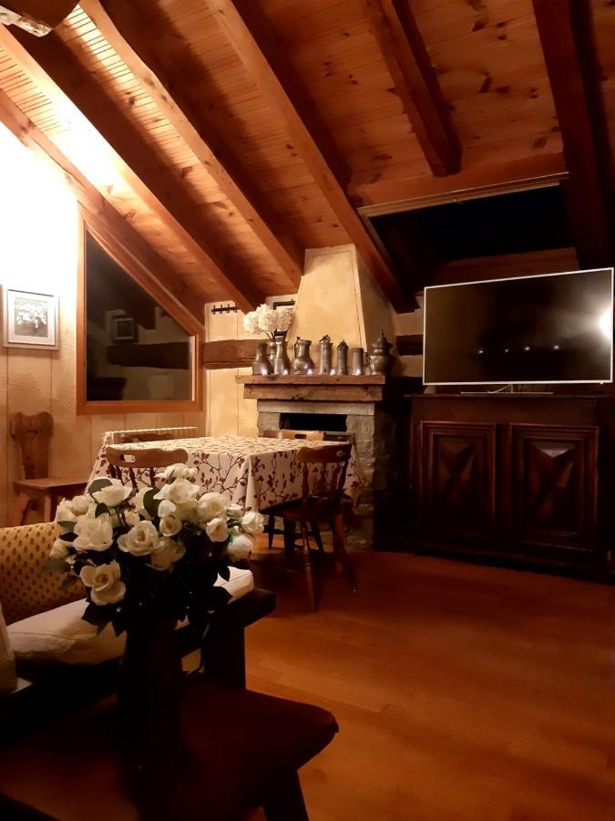 Chalet Blanc "La Mansarda" Courmayeur Buitenkant foto