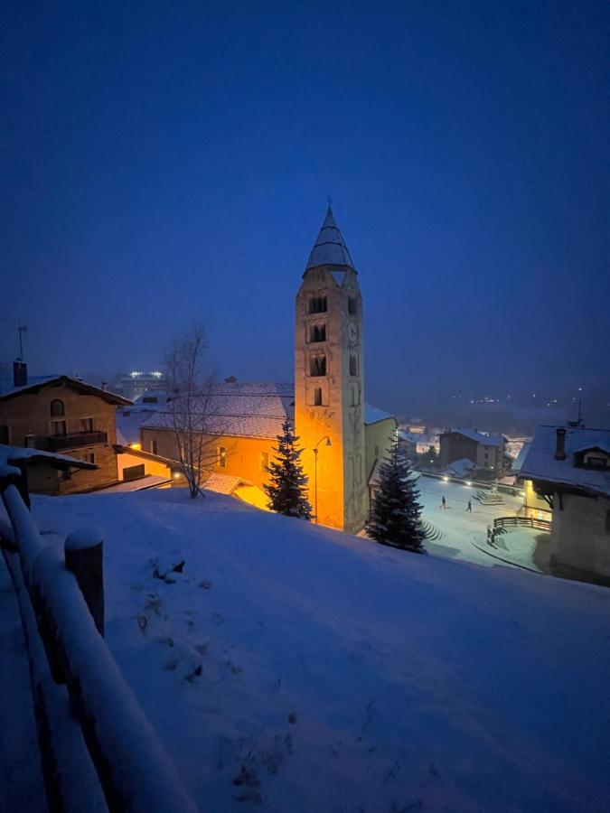 Chalet Blanc "La Mansarda" Courmayeur Buitenkant foto