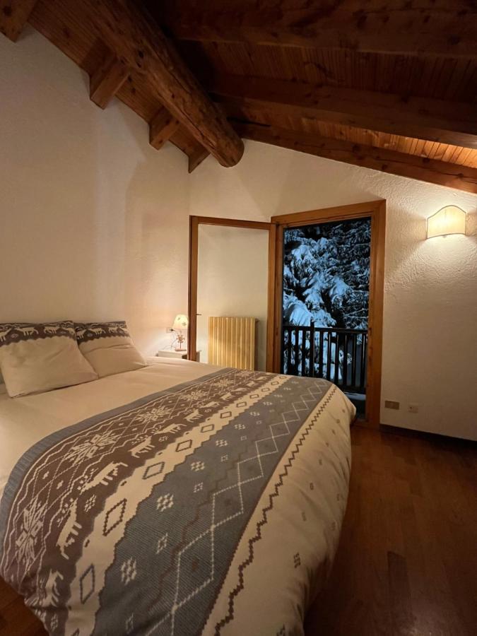 Chalet Blanc "La Mansarda" Courmayeur Buitenkant foto